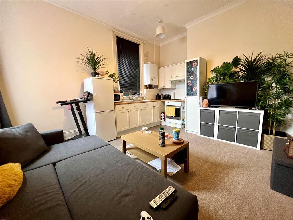 Lounge/Kitchen