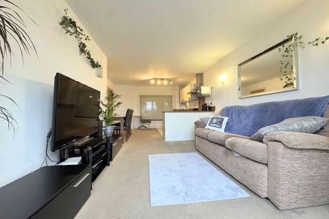 3 bedroom apartment for sale, Dewsbury Road, Elland HX5