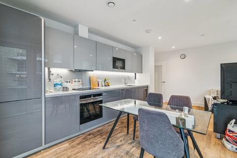 2 bedroom flat to rent, Discovery House, Juniper Drive, London