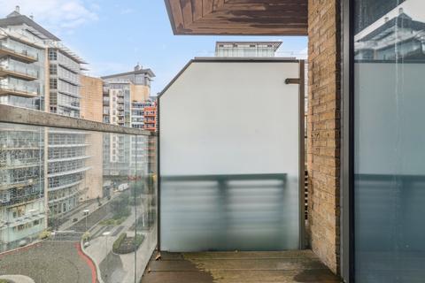 2 bedroom flat to rent, Discovery House, Juniper Drive, London