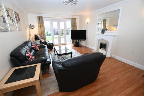 4 bedroom detached house for sale, Thames Road, Canvey Island SS8
