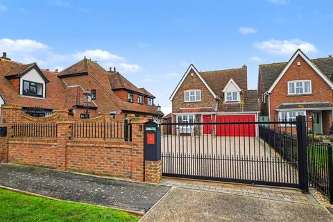 4 bedroom detached house for sale, Thames Road, Canvey Island SS8