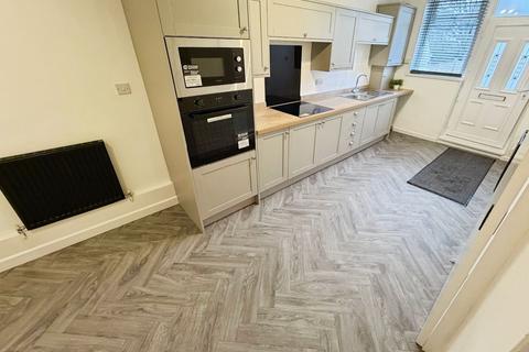 1 bedroom flat to rent, Halesowen Road, Netherton, Dudley