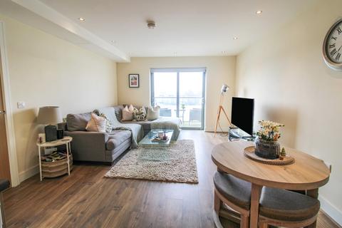 2 bedroom apartment for sale, Queensmead,  Farnborough , GU14