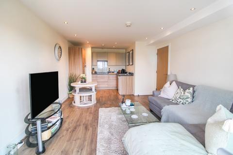 2 bedroom apartment for sale, Queensmead,  Farnborough , GU14