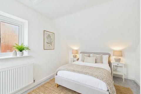 3 bedroom semi-detached house for sale, Nicholson Close, Redhill, Nottingham