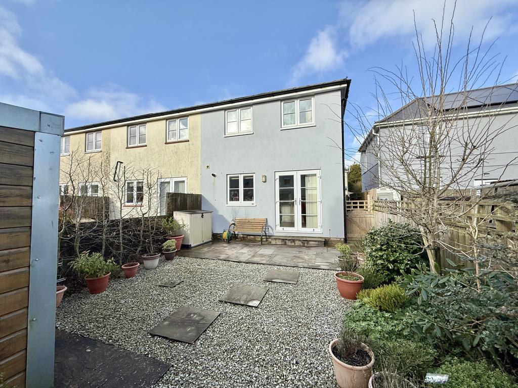 Patio &amp; Gravelled Area