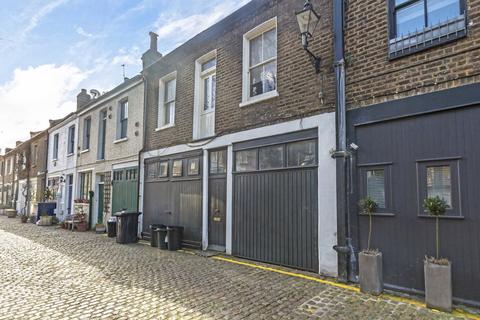 2 bedroom flat to rent, Russell Gardens Mews, London W14