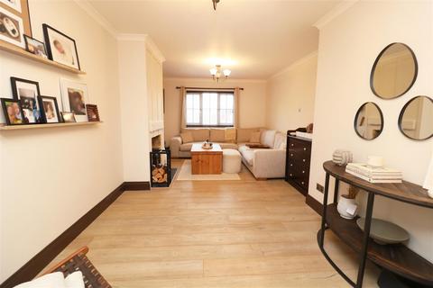 3 bedroom detached house for sale, The Street, Hatfield Peverel