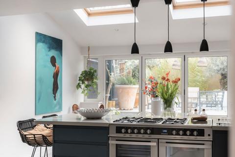 3 bedroom semi-detached house for sale, Chapel Street, Tring, Hertfordshire HP23