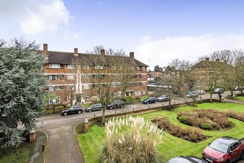 undefined, Sheen Court,  Richmond,  TW10