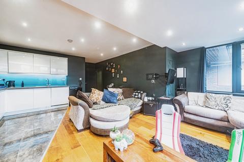 2 bedroom flat for sale, London Street, Basingstoke, RG21