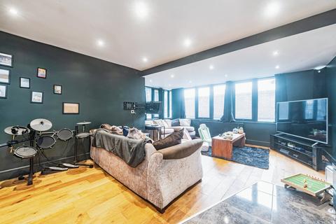 2 bedroom flat for sale, London Street, Basingstoke, RG21