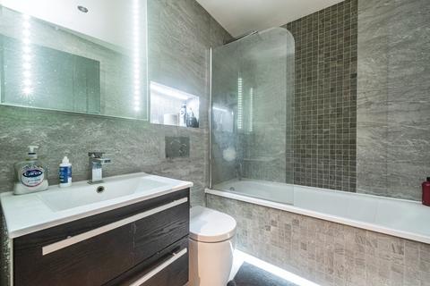 2 bedroom flat for sale, London Street, Basingstoke, RG21