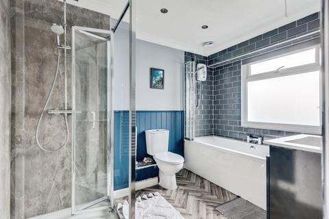 undefined, Gainsborough Avenue, Hungerford, RG17