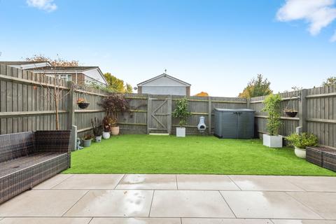 undefined, Gainsborough Avenue, Hungerford, RG17