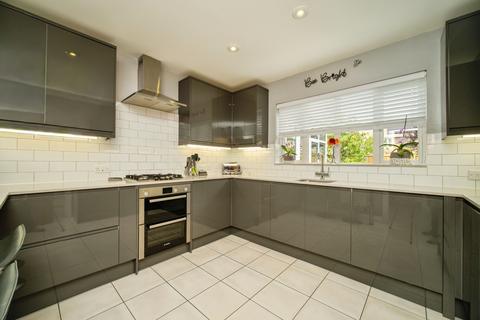 4 bedroom detached house for sale, Flemish Place, Bracknell, RG42