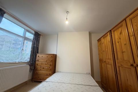 undefined, Headstone Drive, Harrow HA1