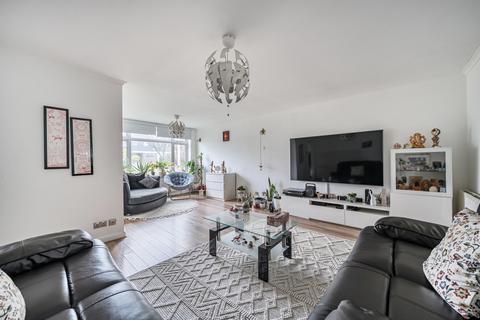 undefined, Wilders Close, Surrey GU21