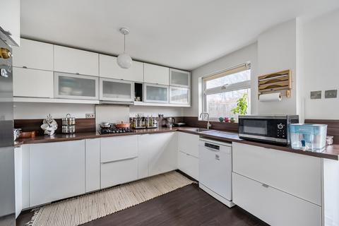 undefined, Wilders Close, Surrey GU21