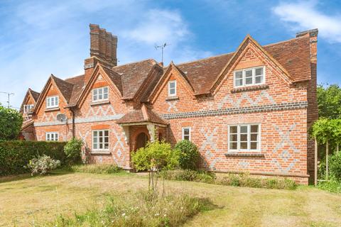 4 bedroom semi-detached house for sale, Reades Lane, Reading, RG4
