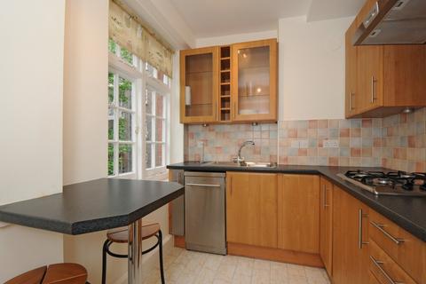 2 bedroom flat to rent, Grove End Road, St John's Wood, London, NW8