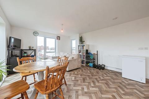 2 bedroom flat for sale, 1 Strong Drive, Basingstoke, RG21