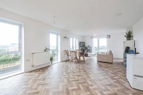 2 bedroom flat for sale, 1 Strong Drive, Basingstoke, RG21