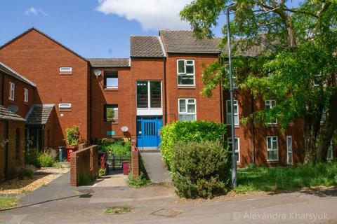 undefined, Avon Place, Reading, RG1