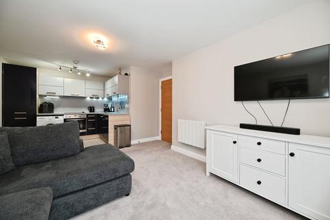 2 bedroom flat for sale, Ashville Way, Wokingham, RG41