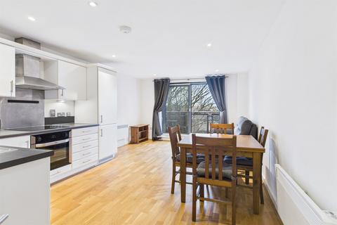 1 bedroom flat for sale, Chapter Way, London, SW19