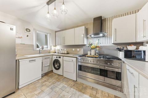 4 bedroom semi-detached house for sale, Kinsley House Crescent, Pontefract WF9
