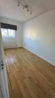 undefined, Brighton Road, South Croydon CR2