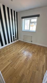 undefined, Brighton Road, South Croydon CR2