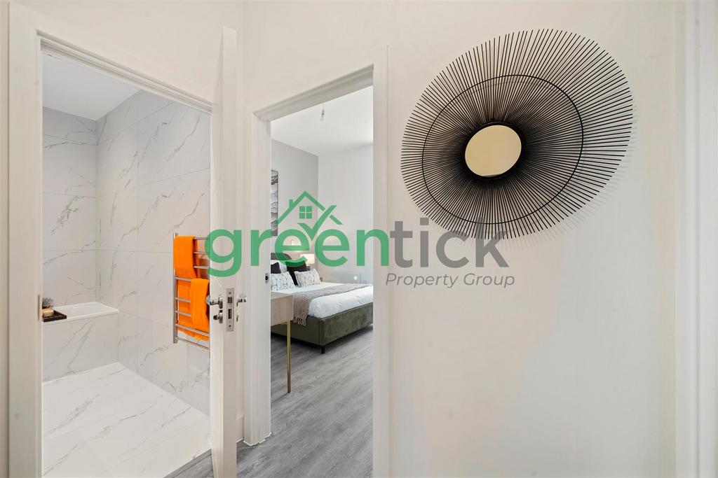 1 bed THE STOW, HARLOW - p Ct25 Oq Vw U4 QFX6l6nm H.jpg