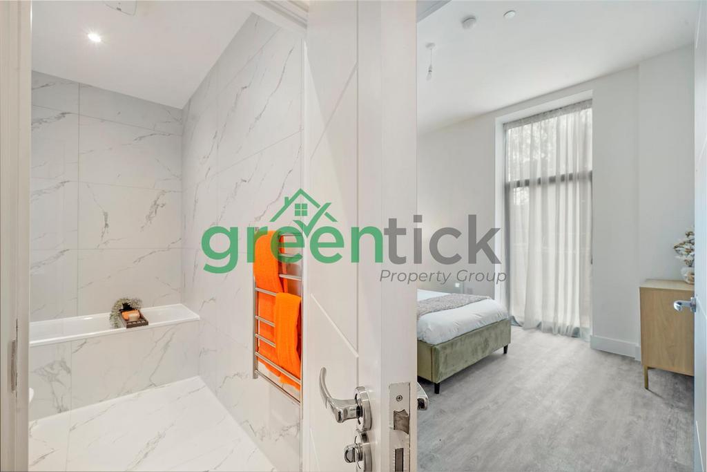 1 bed THE STOW, HARLOW - ljuj Nl DByxs UTl Lywdn C.jpg