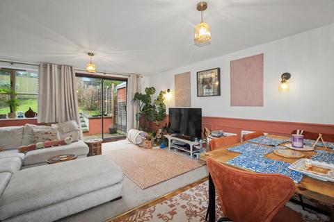 undefined, Union Street,  Farnborough, GU14