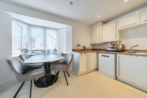 undefined, Fawn Drive, Three Mile Cross, Reading