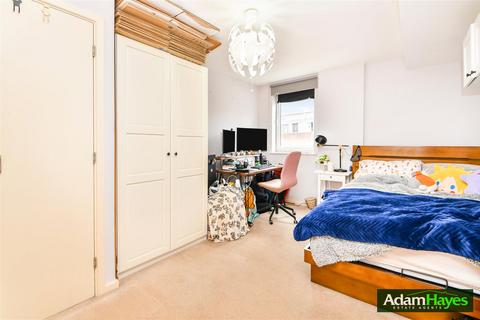 2 bedroom apartment for sale, 68 Lankaster Gardens, London N2