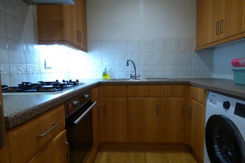 2 bedroom flat for sale, Junction Road, Romford, RM1