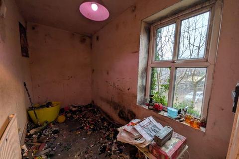 2 bedroom terraced house for sale, 8, East Parade Baildon, BD17 6LY