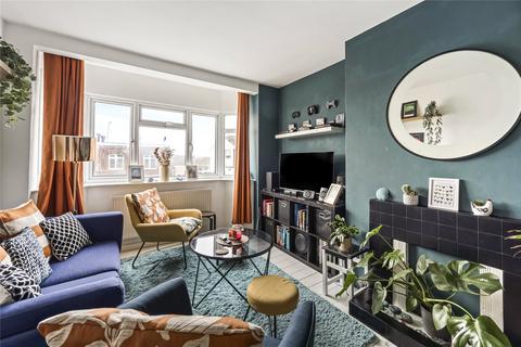 2 bedroom flat for sale, Lincoln Court, South Street, Lancing, West Sussex,, BN15