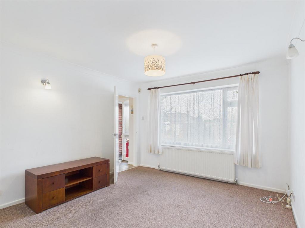 4-bed-house-leckhampton-12.jpg