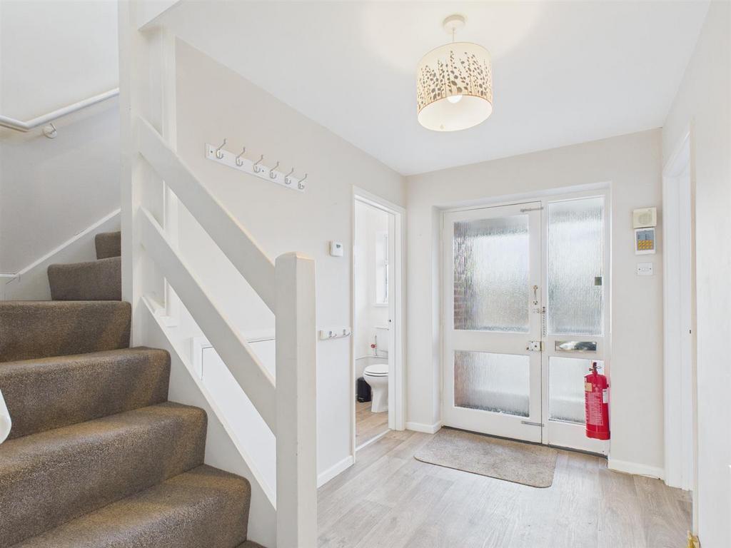 4-bed-house-leckhampton-10.jpg