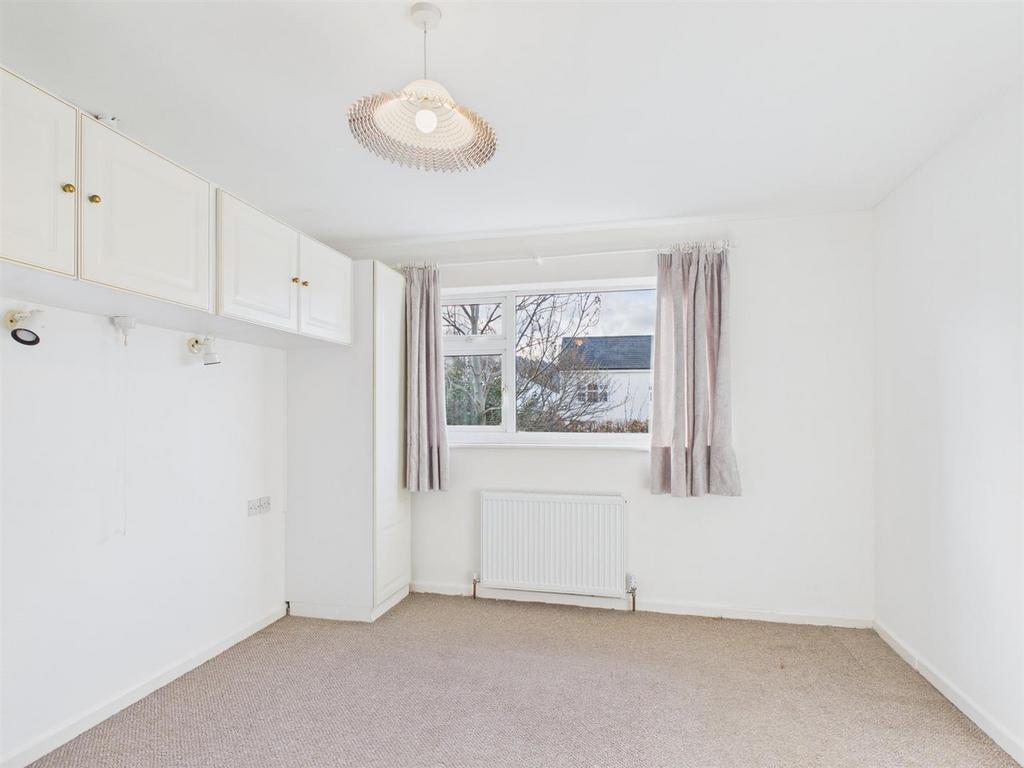 4-bed-house-leckhampton-17.jpg