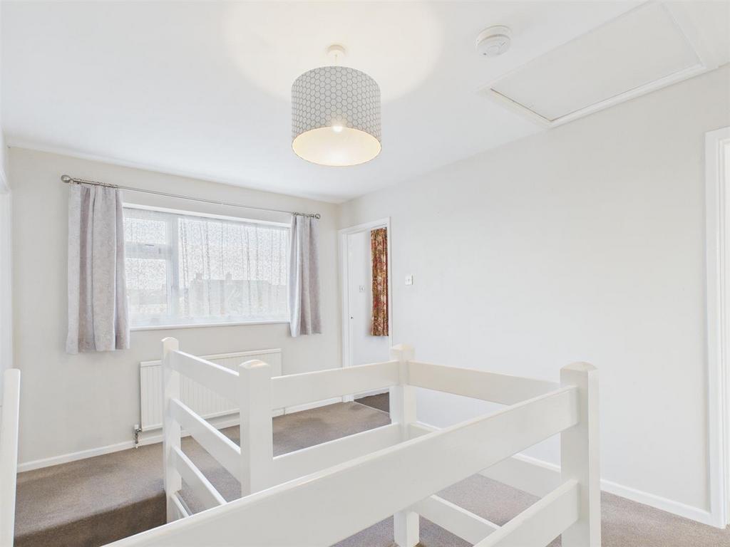 4-bed-house-leckhampton-20.jpg