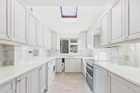 undefined, Leckhampton GL53 9EW
