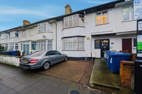 3 bedroom apartment for sale, Northfields Ave W5