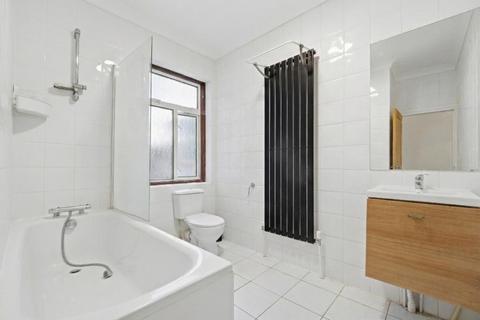 3 bedroom apartment for sale, Northfields Ave W5