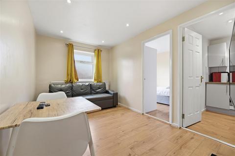 undefined, Waterside Road, Southall UB2